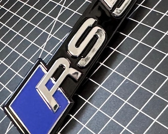 Audi RS5 original Front Logo, Emblem custom made in Silber/Blau