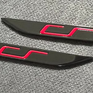 Ensemble d&#39;emblèmes latéraux VW Golf 7 Clubsport, logo en noir piano / rouge tornade