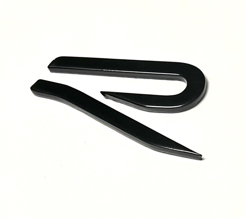 VW Golf 8 R emblem, logo in piano black image 1