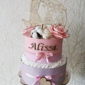 Rosa Windeltorte Mit 30 Windeln & 2 Lätzchen – Geschenk Zur Geburt Oder Taufe