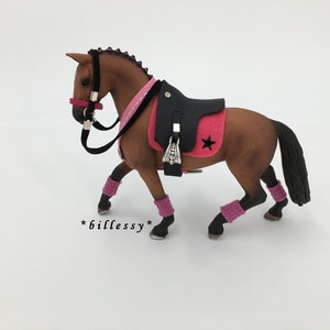 billessy / ZADELSET / MODEL NOBELL / paard / model paard / accessoires / zadel / leren zadel / bandages / Schleich / 13817 / Model Horse Tack afbeelding 2