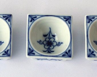 3 antique spice bowls/salt dishes/bowls Meissen porcelain
