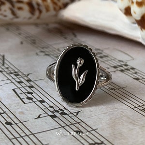 Black Tulip Signet Ring | 925 Sterling Silver Adjustable Floral Ring | Vintage Gothic Nature-Inspired