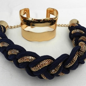Jewelry set: necklace and bracelet, gold/blue, new