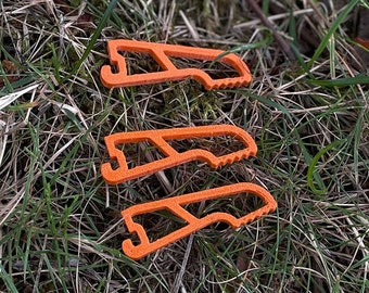 Ultralight stands for Coleman C300 gas cartridges – PETG, stable & only 1.5 g per stand. Ideal for UL camping, survival, bushcraft.