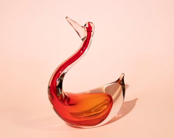 Figurine vintage rare de cygne en verre d'art rouge MCM, attribuée à Murano | Cadeau unique, cadeau de pendaison de crémaillère, presse-papier, années 60 70, verre épais de 1 kg