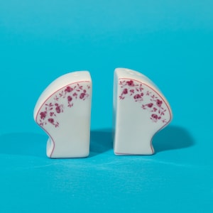 Vintage porcelain fan shaped salt and pepper shaker set | Unique Christmas gift, Housewarming gift, Birthday gift, MCM, 60s 70s