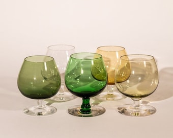 Vintage set of five mismatched colourful stemmed glasses | Unique gift, handmade gift, maximalist, retro decor, tabletop gift, bar cart gift