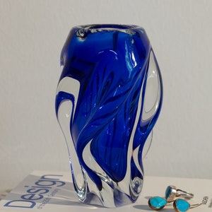 Vintage Bohemian glass twist cobalt blue vase