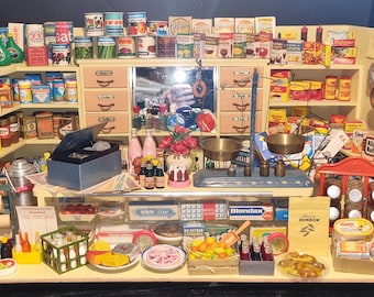 Vintage children's play shop with lots of accessories – an original from a bygone era.