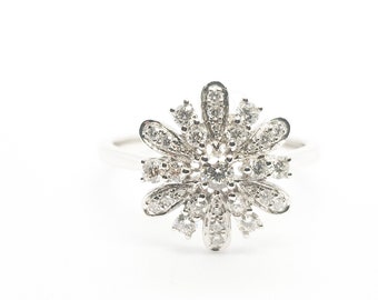 18k Gold Floral Diamond Ring / Minimalist Diamond Flower / Floral Cluster Diamond Ring / 18k Dainty Ring / Diamond Daisy Ring / Promise Ring