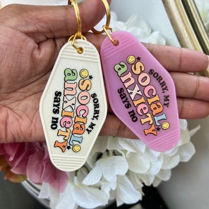 Motelsleutelhanger | RetroMotel | Leuke sleutelhangers | Grappige sleutelhanger | Cadeau voor haar | Gepersonaliseerde sleutelhanger | Kleurrijke sleutelhanger | Hotelsleutelhanger