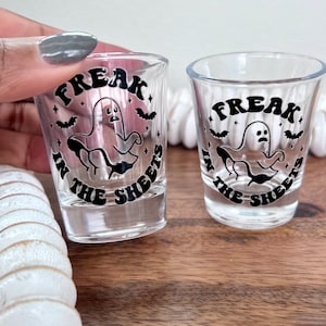 Freak in der Bettwäsche | Gastgeschenke | Lustige Schnapsgläser | Schnapsgläser | Ghost Schnapsgläser | Geburtstags-Schnapsglas | Niedliches Schnapsglas | Geschenke
