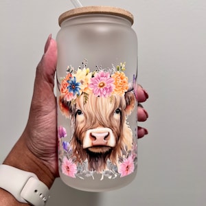 Tazza di vetro di mucca delle Highland / Mucca da 16 once / Tazza di caffè ghiacciato / Bicchiere di lattina di birra / Bicchiere di mucca / Tazza di mucca di giovenca delle Highland / Mucca floreale delle Highland / Bicchiere di mucca