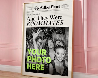 Anpassat tidningstryck Personlig present till rumskamrater Trendig väggkonst för studenthemmet Och de var rumskamrater Poster Present DIGITAL NEDLADDNING