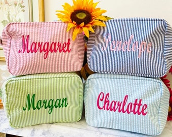 Personalized makeup pouch, personalized makeup bag, personalized cosmetic bag with name, custom make up pouch, bachelorette gifts