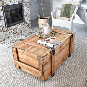 Old chest box vitage military coffee table rustic country style organic redesign reclaimed solid pine light wood on wheles massive MFWdesign