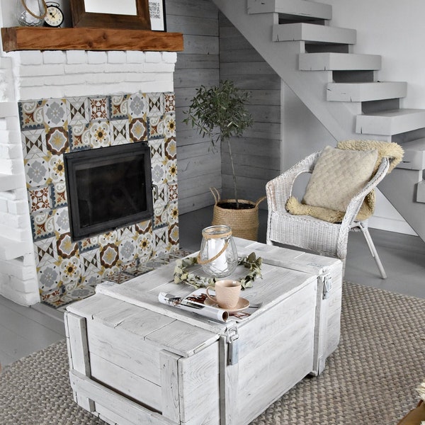 Old White Army Chest Coffee Table, Reclaimed Solid Wood, Rustic Farmhouse Style, provenance style