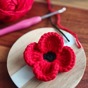 Red Poppy flower. Remembrance Day. Digital PDF file - crochet pattern for beginners.