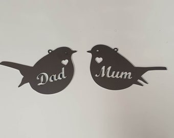 2 Robins Metal Art with Dad & Mum wording, Garden or Tree Decoration, Bird, Robin Redbreast, Bird Lover, Present, Gift, UK