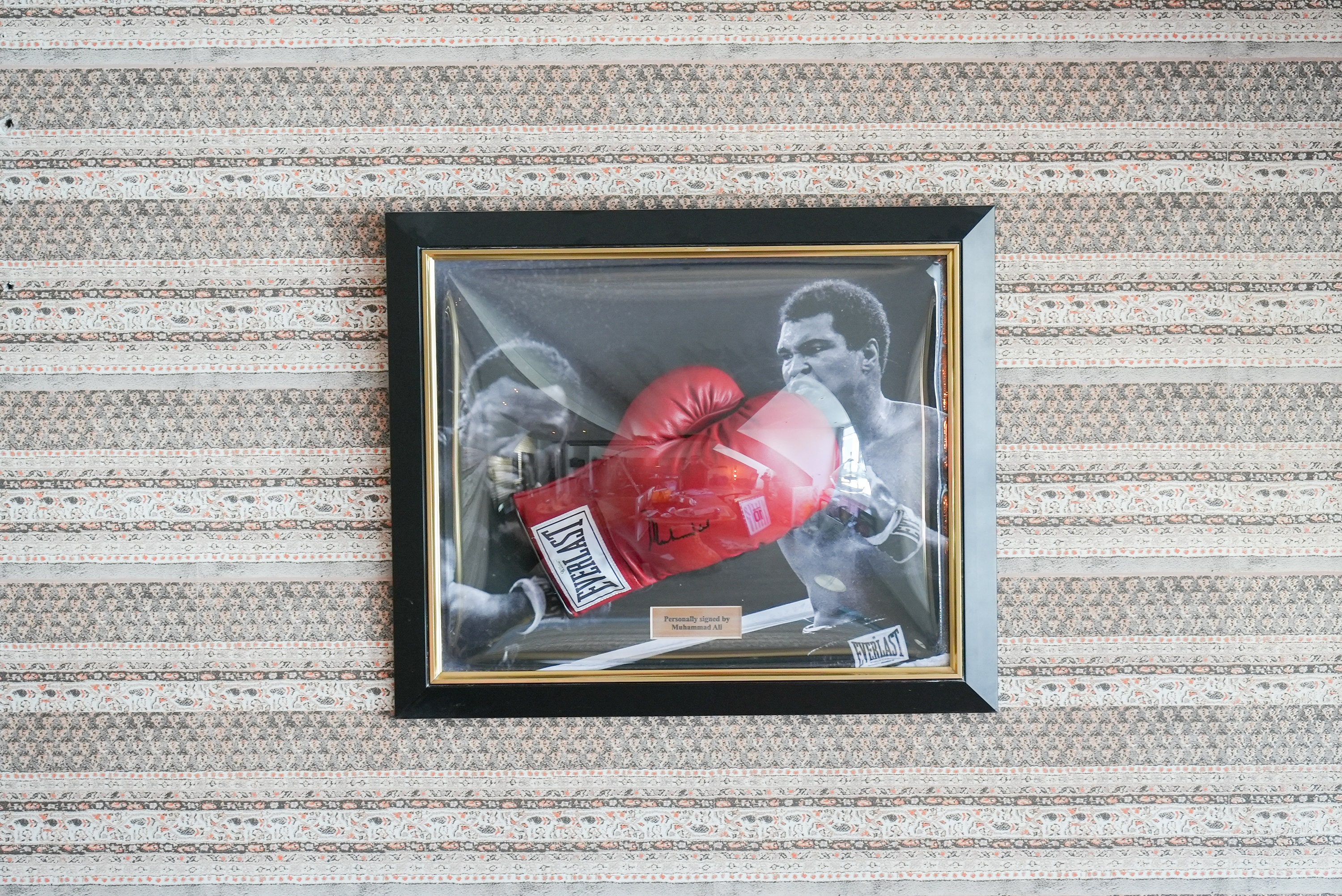 Floyd Mayweather signed deluxe boxing glove in frame inc C.O.A - The  Memorabilia Team