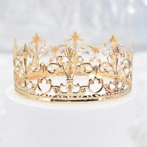 ABOOFAN 2 Pcs Gold Crown Cake Topper Gold Decor Gold Crown Centerpieces for  Tables Gold Crowns for Centerpieces Gold Trim Rhinestone Headband