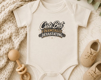 Body de bebé adorable pero económicamente devastador, body divertido para bebé, conjunto retro para recién nacido, regalo para baby shower, body sarcástico para bebé