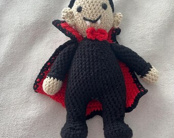 Vampir Häkelanleitung | Amigurumi Halloween Dekoration (PDF-Muster)