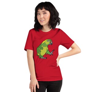 Camiseta unisex con ilustración de loro amazónico de nuca amarilla feliz