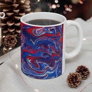 Keramiktasse 11 Unzen mit meinem Original Gemälde von Rot, Weiß und Blau Swirl.