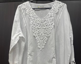 Chikankari Lucknow Pure cotton white laced and embroidered Tunic short Top/E/size 52”/length 31”