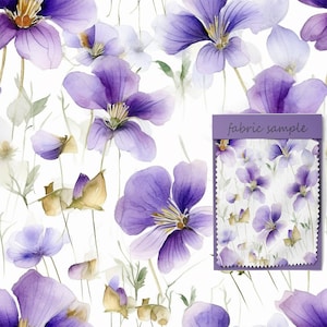 Könnte beinhalten: Lilafarbener Aquarell-Blumenstoff mit weißem Hintergrund. Ein Stoffmuster-Etikett lautet "fabric sample".