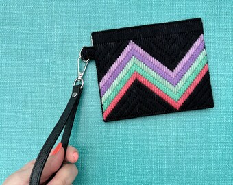DIGITAL PATTERN: "Heartbreaker" Bargello Wristlet - Bargello Plastic Canvas Needlepoint Craft Pattern