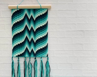 DIGITALE MUSTER: ""Silver Springs" Bargello Wandbehang - Bargello Plastic Canvas Nadelspitzen Handwerksmuster."