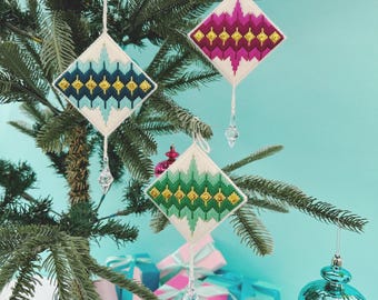 DIGITALE MUSTER : "2024 Ornamente" Bargello Ornaments - Bargello Plastic Canvas Nadelspitzen Handwerksmuster