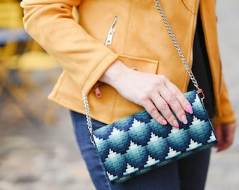 DIGITAL PATTERN: "Landslide Scallops" Bargello Bag - Bargello Plastic Canvas Needlepoint Craft Pattern