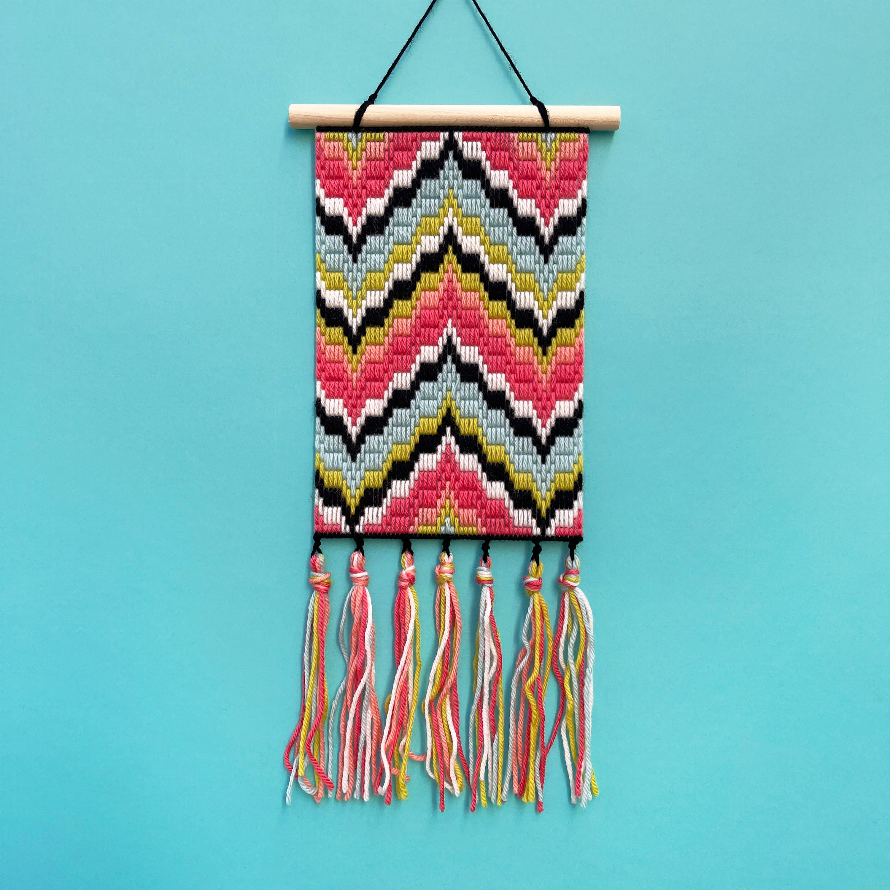 DIGITAL PATTERN: "Zigs" Bargello Wall Hanging - Bargello Plastic Canvas Needlepoint Craft Pattern