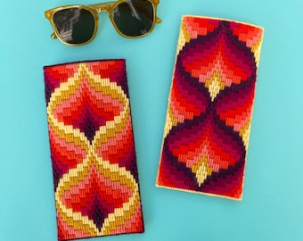 DIGITALE ANLEITUNG: Pomegranate Bargello Brillenetui - Bargello Plastic Canvas Gobelinstickereimuster