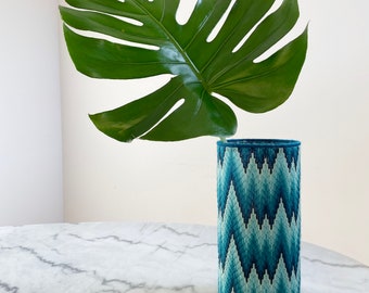 DIGITAL PATTERN: "Outside The Rain" Bargello Vase Cozy - Bargello Plastic Canvas Needlepoint Craft Pattern