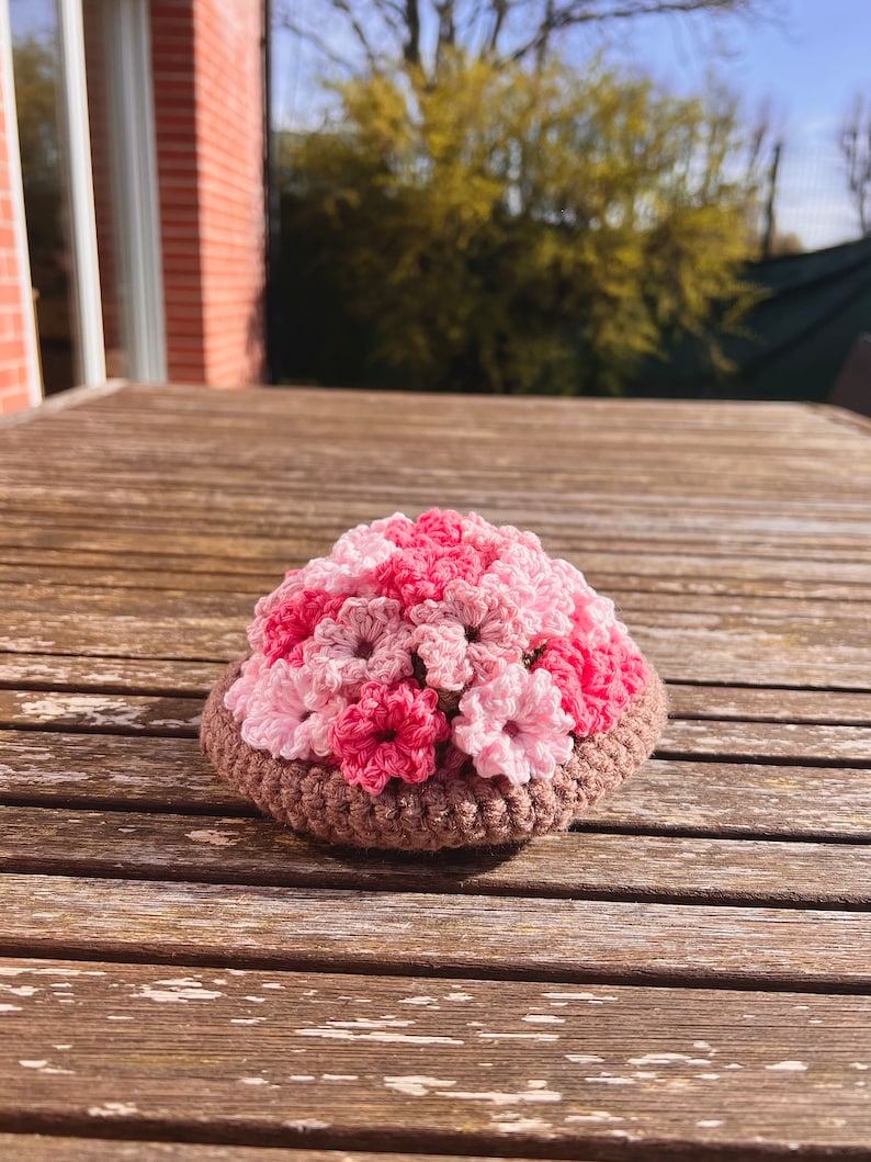 Pot de fleurs sous tasses en crochet, fait-main image 4