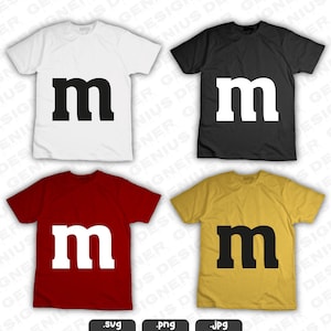 Könnte beinhalten: Vier T-Shirts mit dem Buchstaben 'm' auf der Vorderseite. Die Shirts sind weiß, schwarz, rot und gelb.