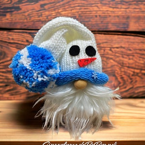 Snowman gnome, winter gnome, snowflake gnome, holiday gnome, farmhouse decor, tiered tray gnome, knitted gnome