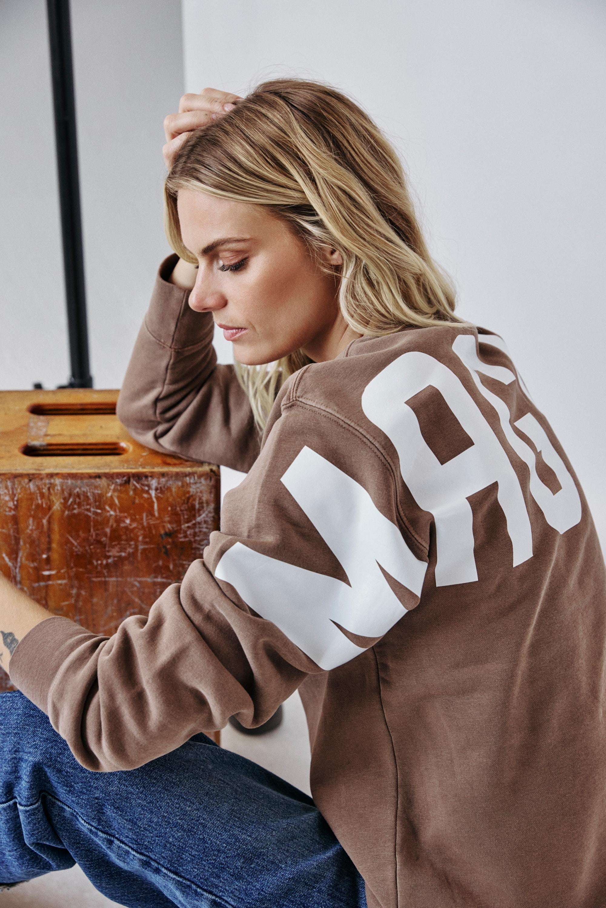 Oversize Letters Back of Sweatshirt Crewneck Sweatshirt Big Letters Printed Sweatshirt Aesthetic Oversized Letters Sweatshirt Back Printed
