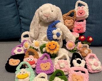 Gehäkelte Jellycat Taschen, handgemachte Miniatur Dressing Outfits für Puppen Zubehör, passend für Jellycat / Plushie 20-40 cm Schüchterner Hase / Bär Stofftier.