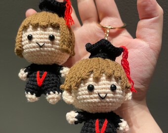 Handgemachte häkeln Graduation Hat gefüllte Puppe Schlüsselanhänger / Taschenanhänger, Doktorhut Plüschtier, grad Geschenke für sie / ihn mit quadratischen Akademische Kappe
