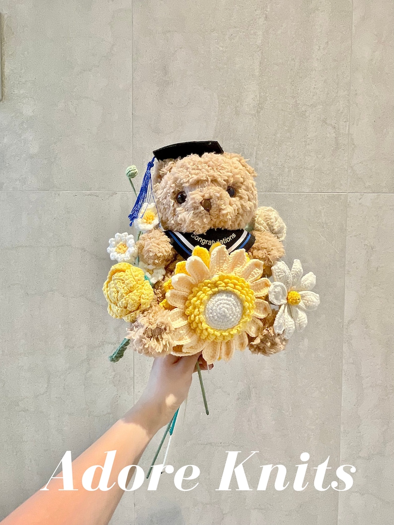 Virkad examensbukett med nallebjörn, handgjord bukett, examensblomma, examenspresent, blomsterprydnad, present till henne, flerfärgsalternativ Yellow Sunflowers