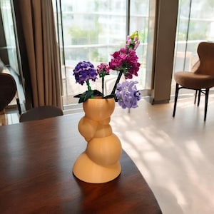 Bubble Tower Vase – A Playful and Elegant Home Decor Piece