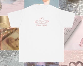 Coqueta Estética Swan Lake 90s Baby Tee, Diseño inspirado en Barbie, Camiseta de aspecto vintage, Camisa de mujer, Girlcore, Camiseta estética de Pinterest, Retro