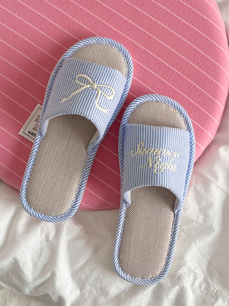 Slippers and slipper bag Bedroom linen and nightwear main image 0