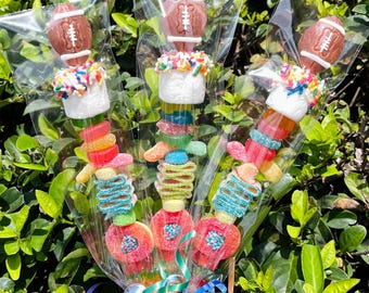 Fußball Party Candy Kabobs! Personalisierte Partygeschenke, Sport-Gastgeschenke, Geburtstagsgeschenke, Kindergeburtstagsparty, Turniergeschenke, Süßigkeiten